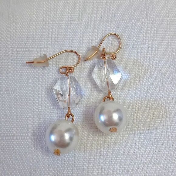 C' Est 1946 Layered White Faux Pearls Necklace and Drop Earrings Set - Picture 4 of 8